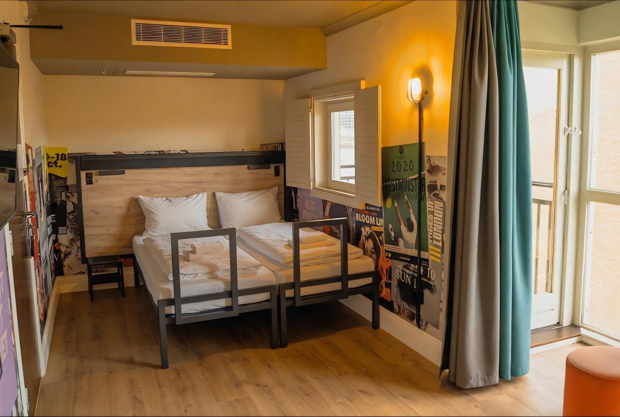 Quarto com 6 Camas
