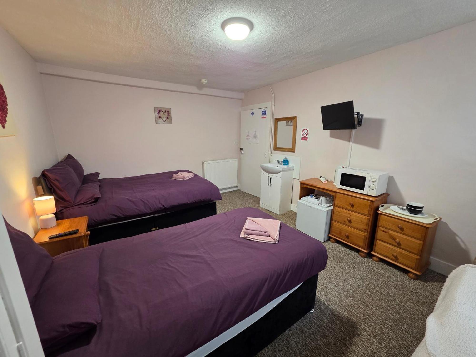 Double or Twin Room with Shared Bathroom