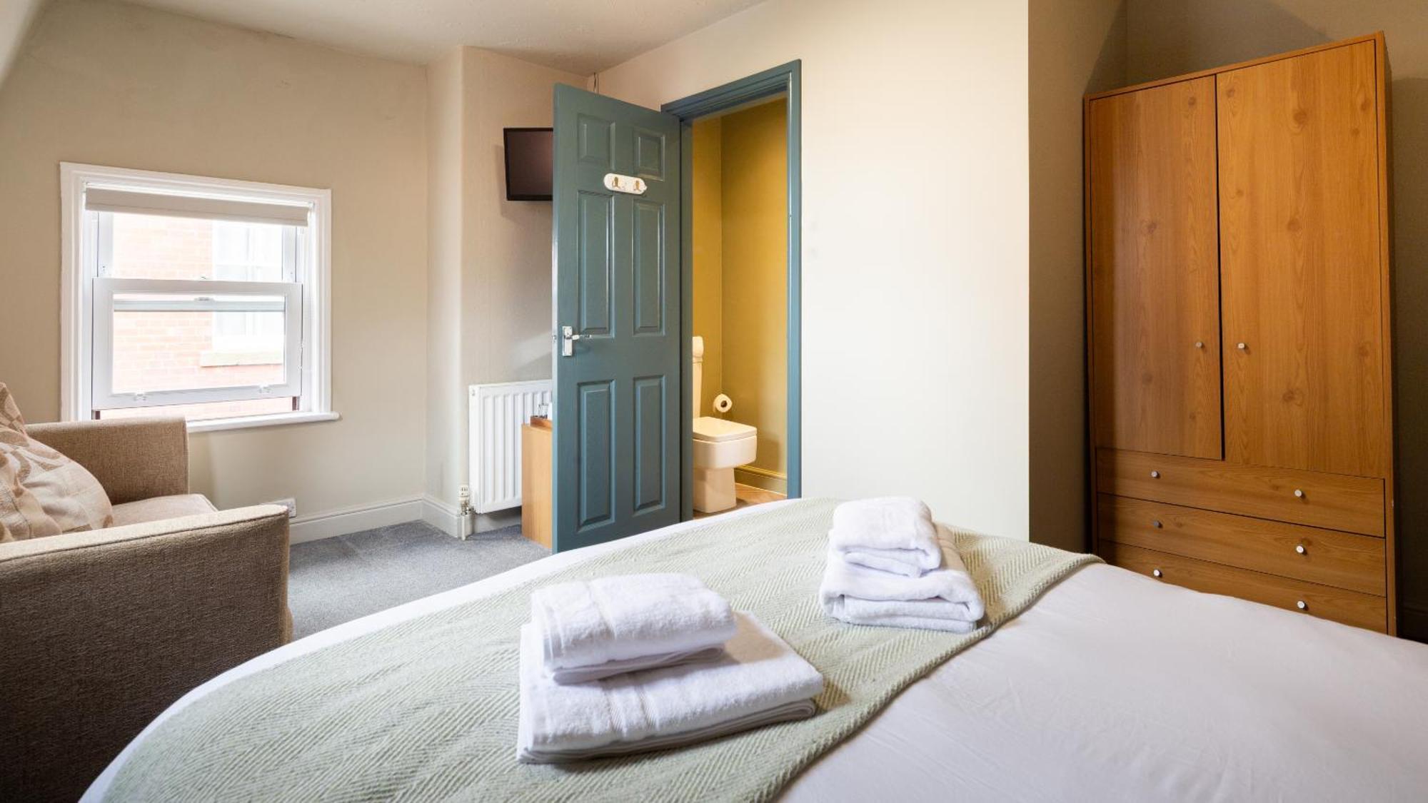 Double Room with Private Bathroom