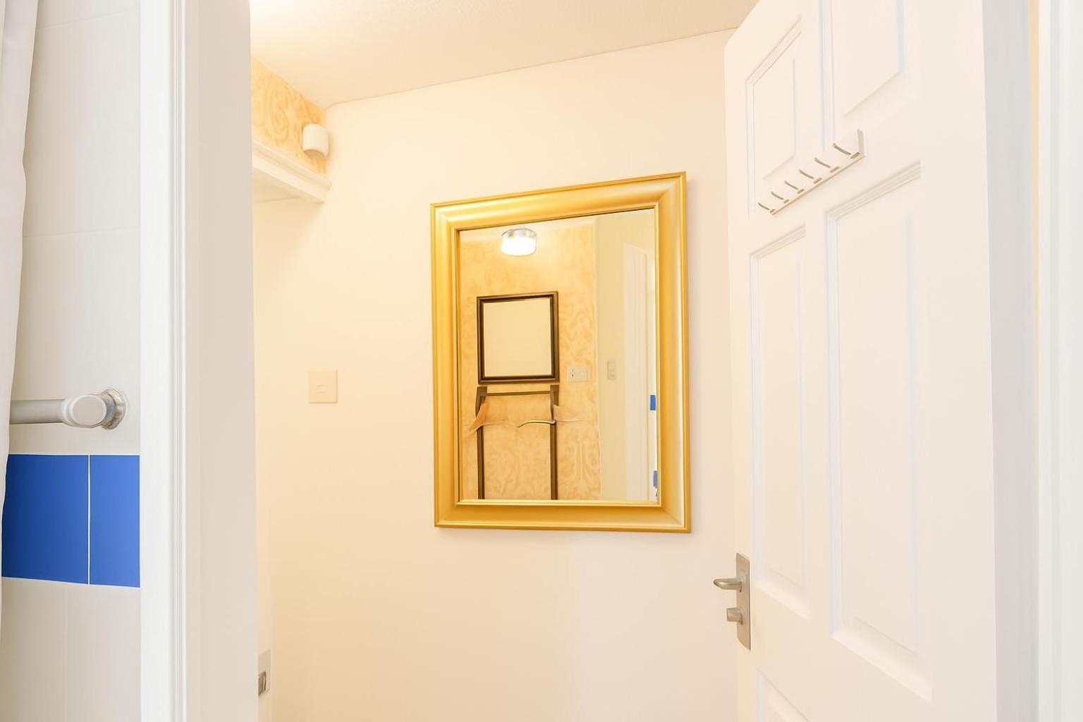 Family Room Private Bathroom