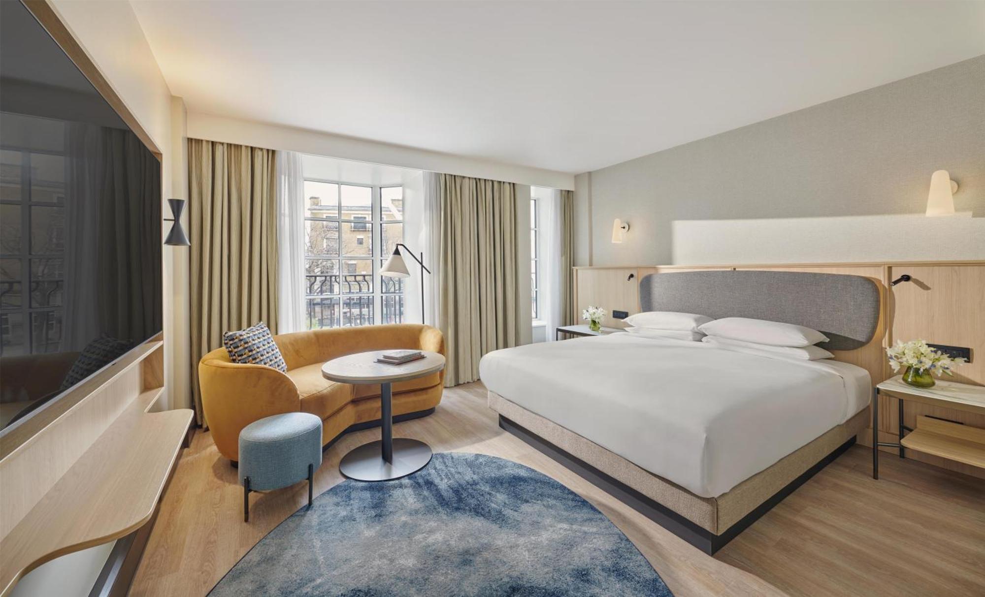 Kamer met Kingsize Bed en Uitzicht op High Street