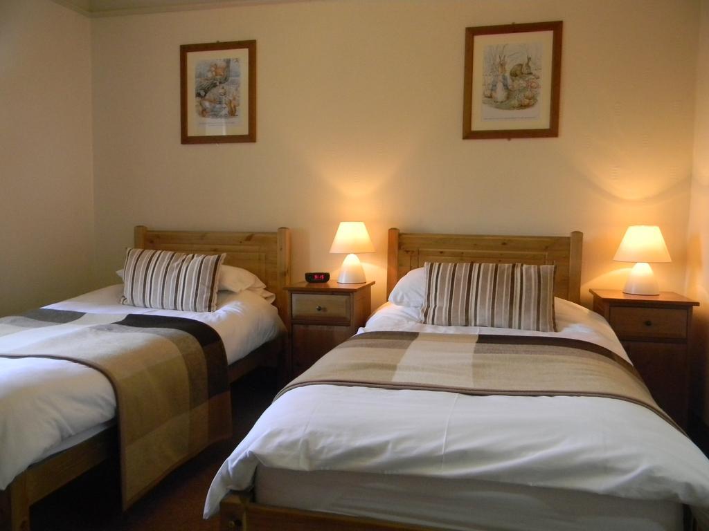 Twin Room with en-suite Shower