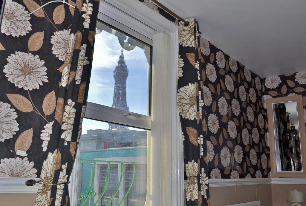 Family Room,196910827:JPEG