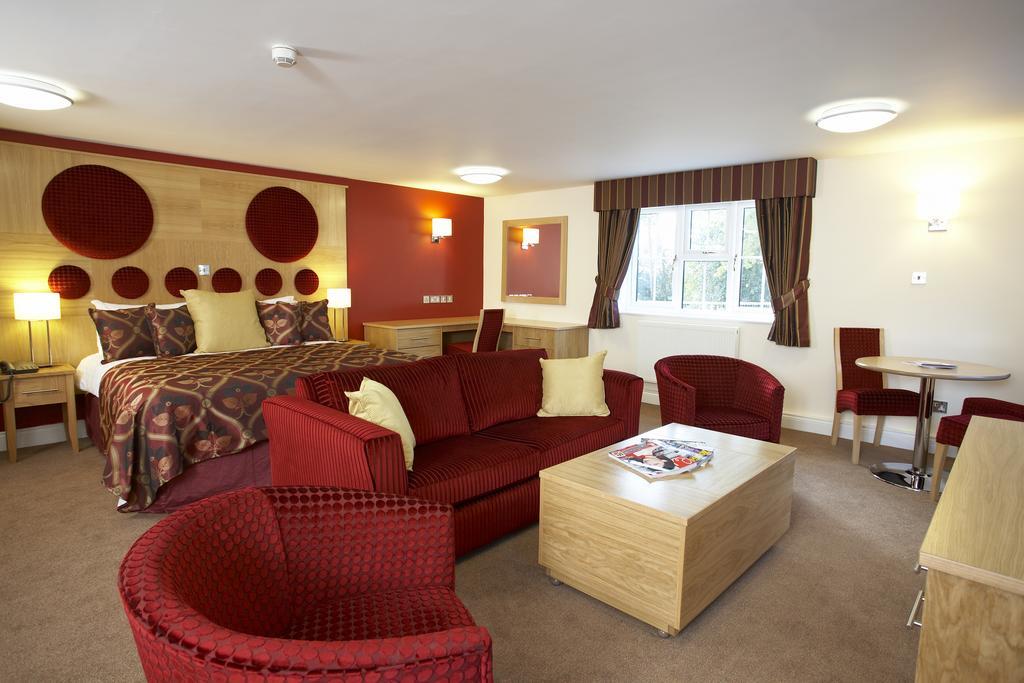 Luxurious King Suite - Non-Smoking