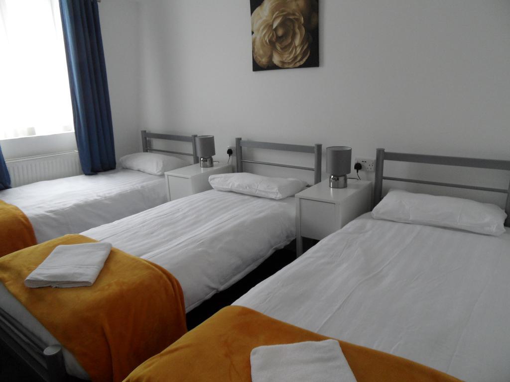 Basic Driepersoonskamer - Gedeelde Badkamer