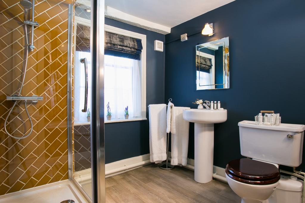 Superior Family Room (2 Adults + 2 Children)