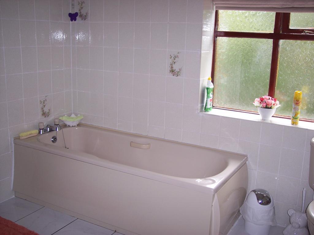 Single Room Private Bathroom
