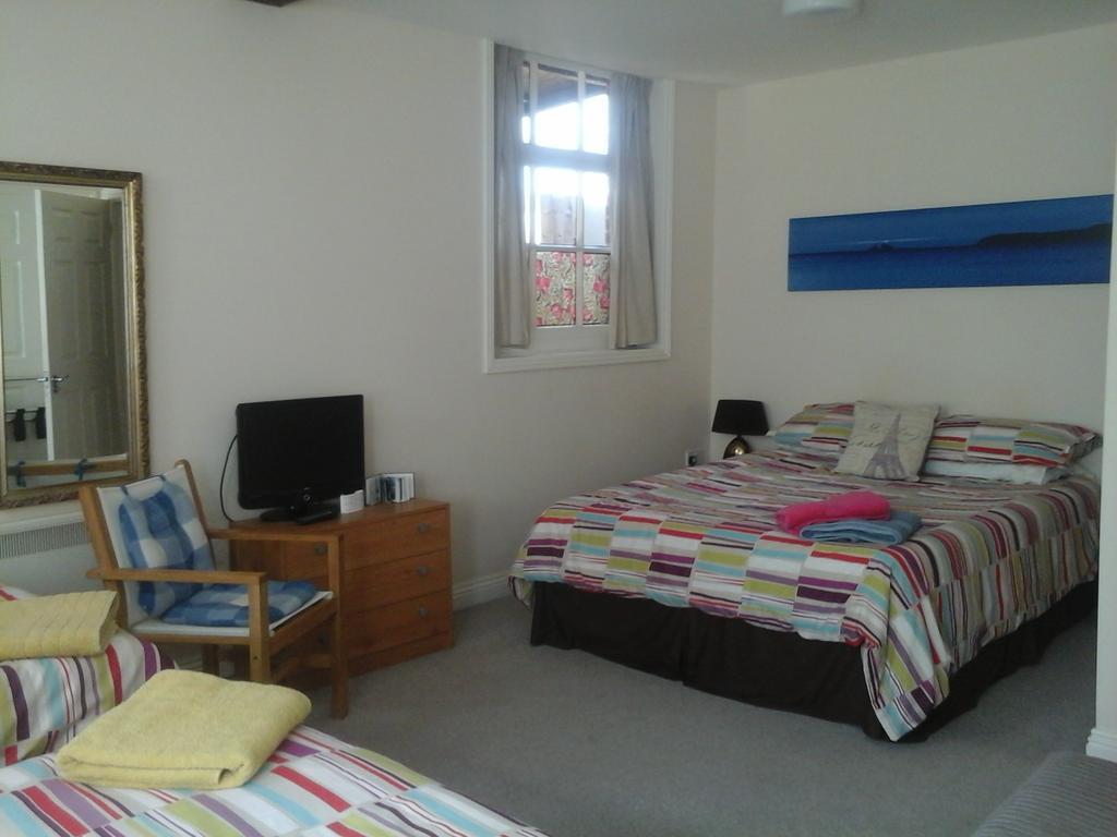 Family Room,232694128:JPEG