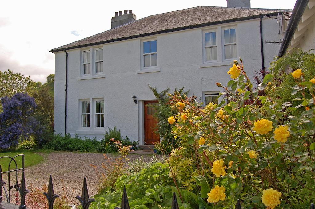 Five-Bedroom House,402584274:JPEG