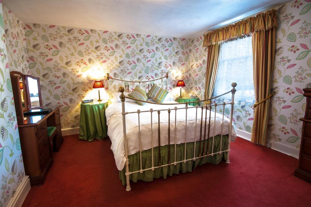 Standard Double Room with Bath