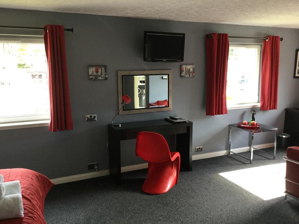 Deluxe King Suite