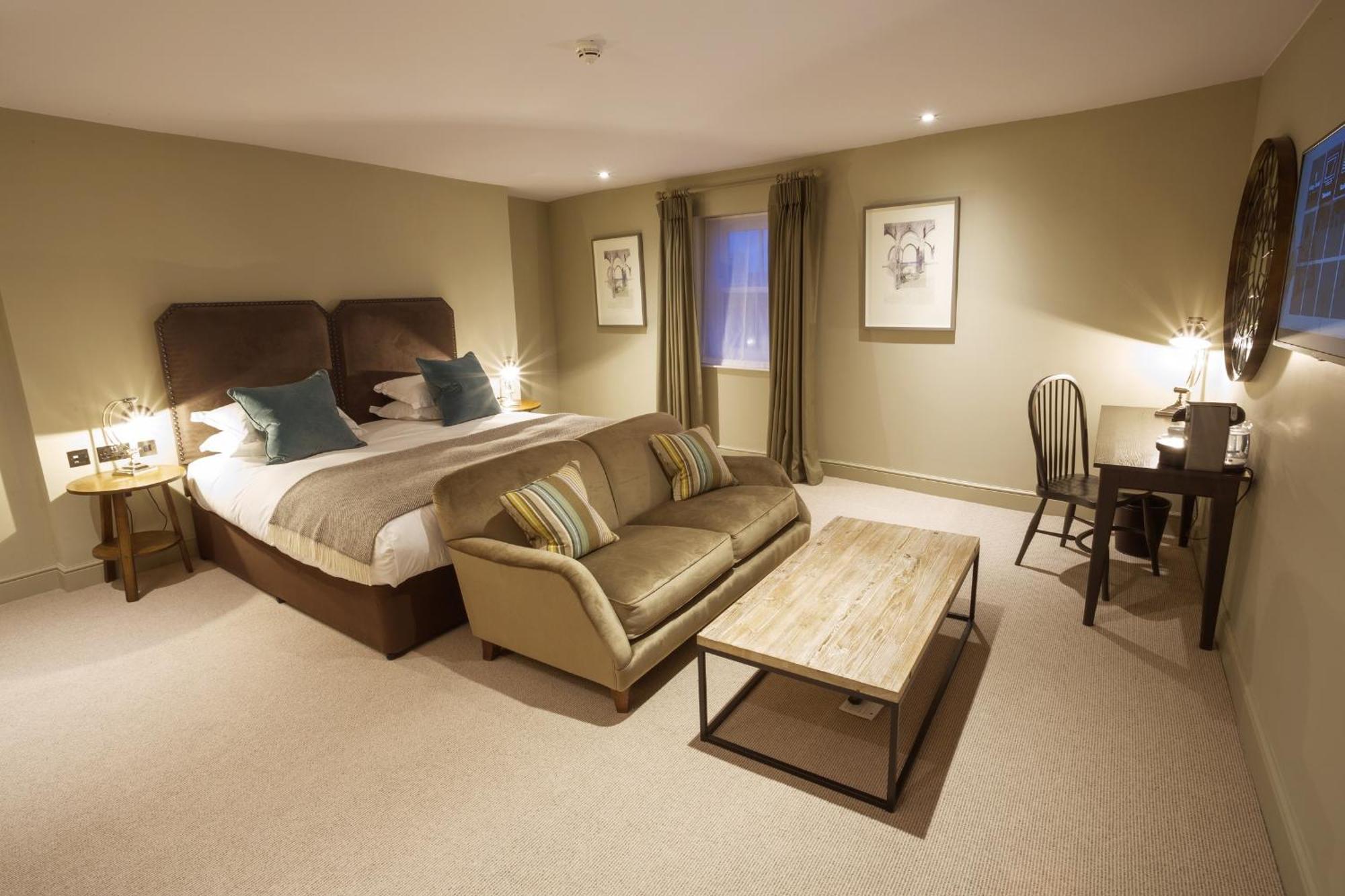 Superior King Room