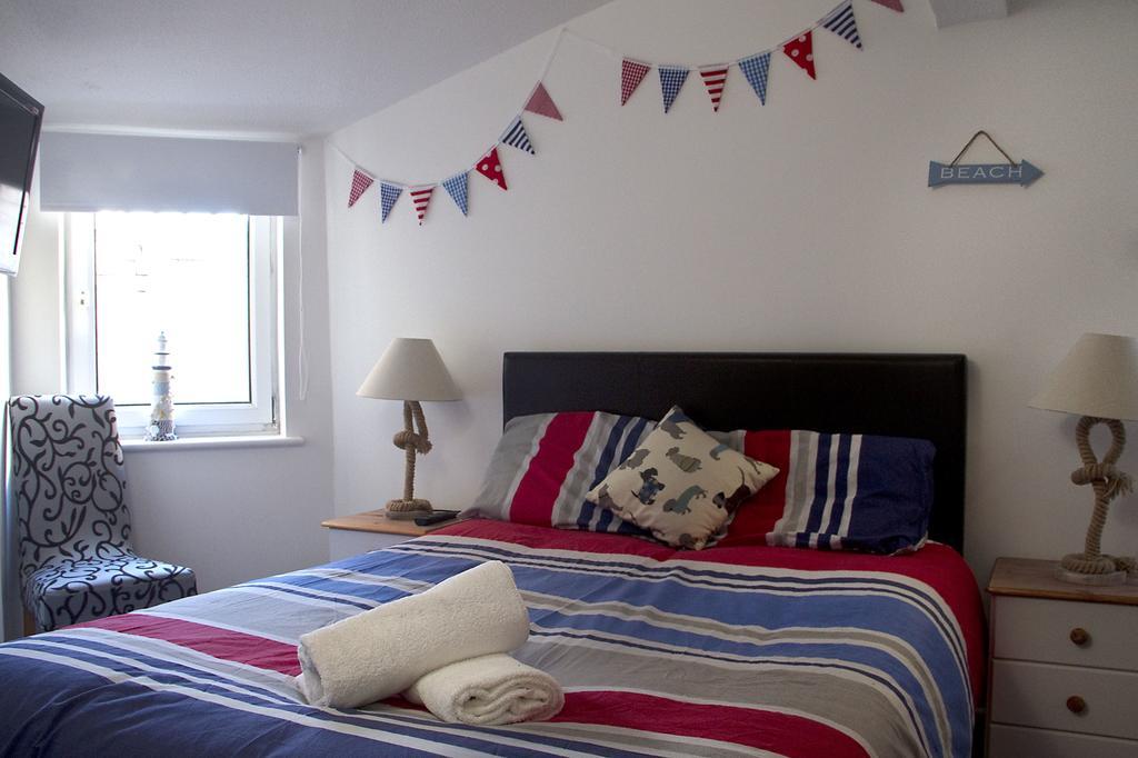 Family Room with Terrace,669688827:JPEG