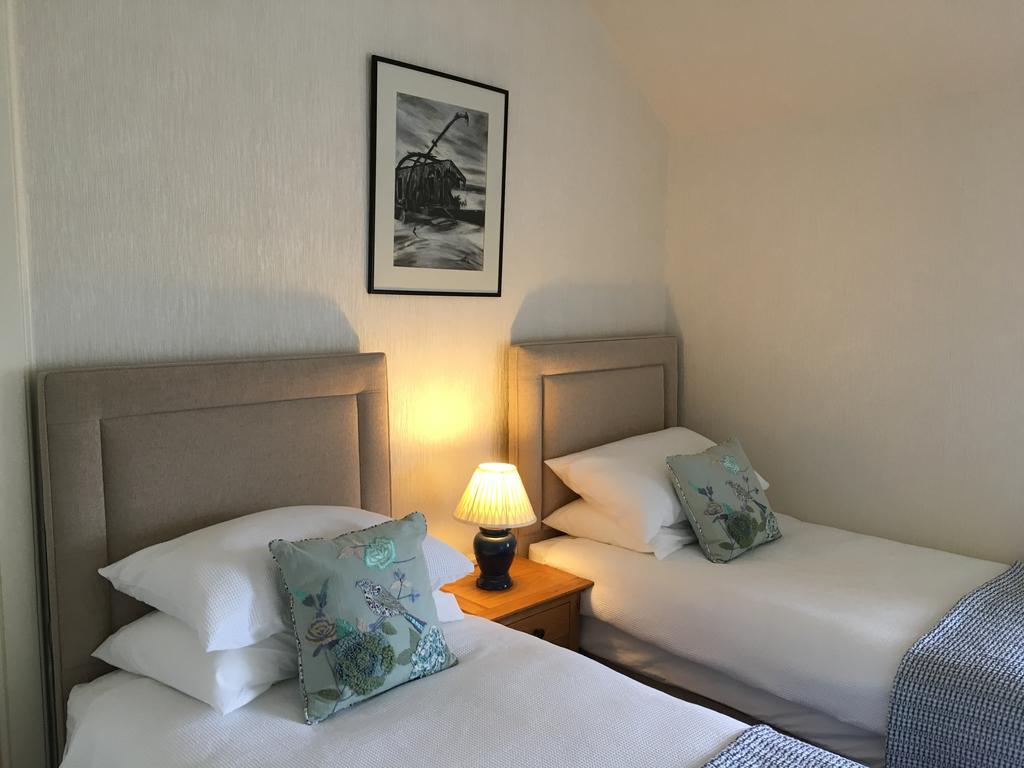 Twin Room with Private Bathroom,364099648:JPEG