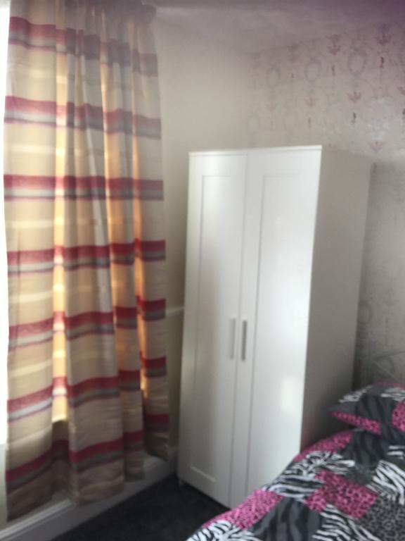 Familienzimmer mit Dusche