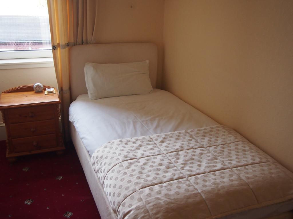 Single Room,359112976:JPEG