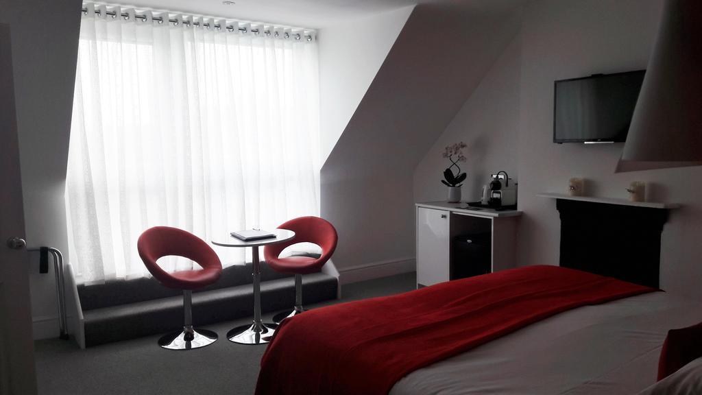 Deluxe Double Room with Balcony and Side Sea View,381461797:JPEG