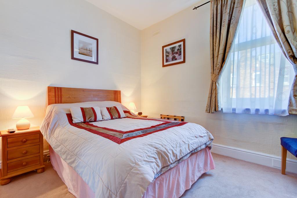 Single Room with Private External Bathroom,388874246:JPEG