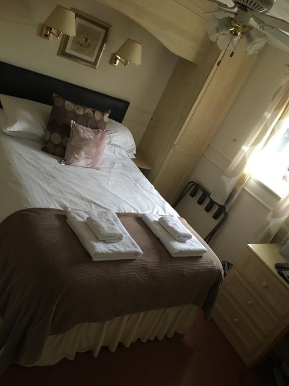 Compact Double Room,400202301:JPEG