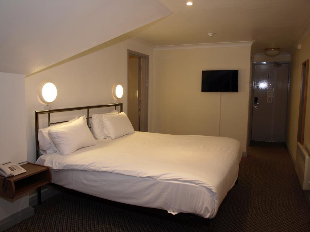 One-Bedroom Suite,398354151:JPEG