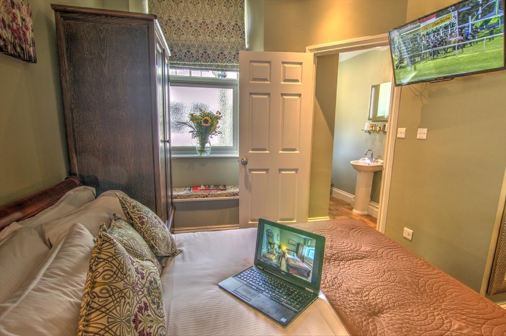 Small Double/Single Room,399696432:JPEG