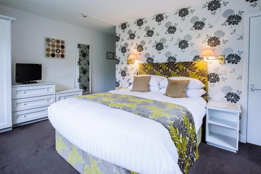 Classic Double Room,402285645:JPEG