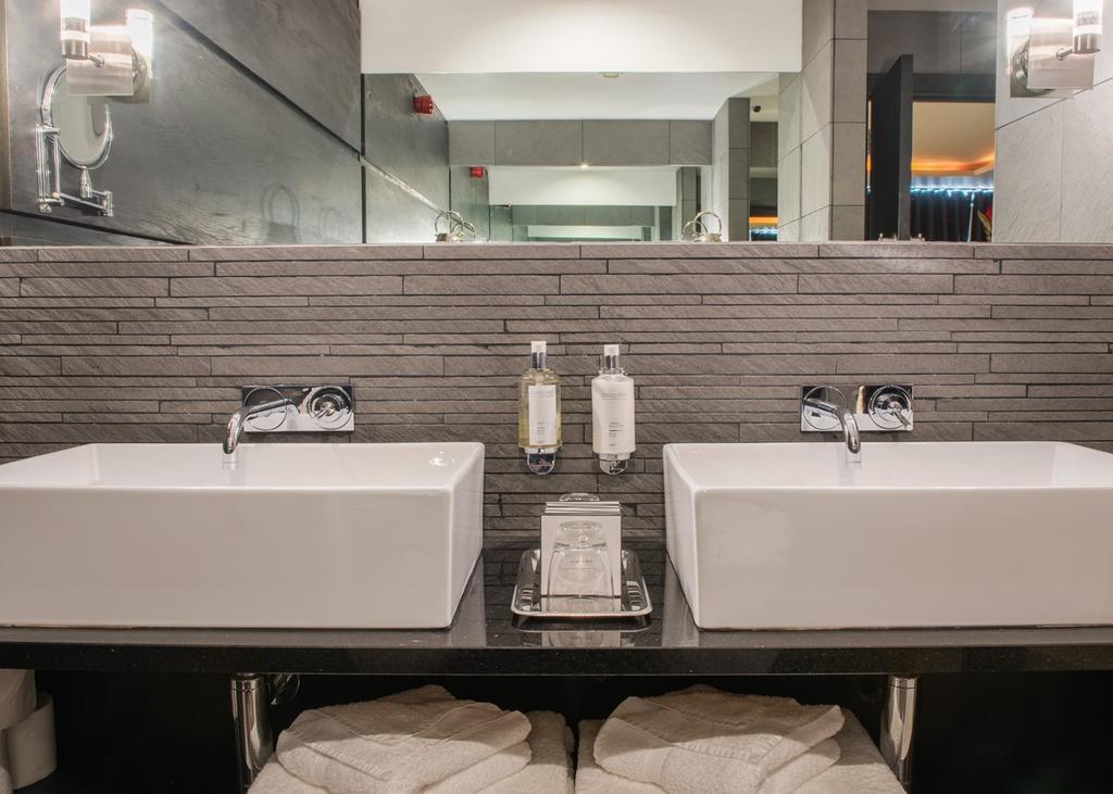 V Penthouse,1662977537:JPEG