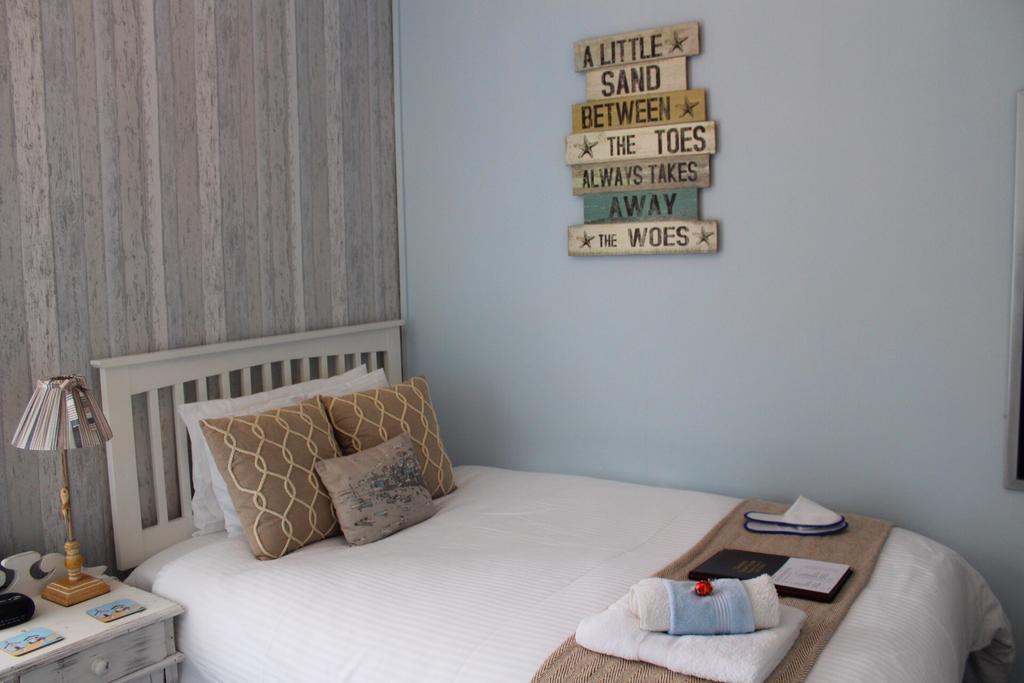 Single Room with Private External Bathroom,406112418:JPEG