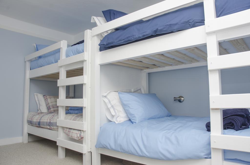 6-Bed Mixed Dormitory Room