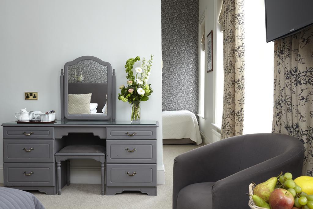 Family Room,830327264:JPEG