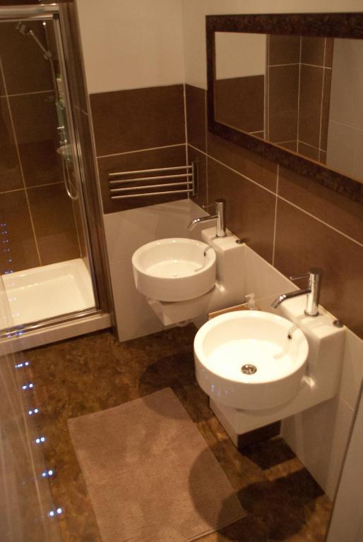 Habitación Doble con baño - 1 o 2 camas