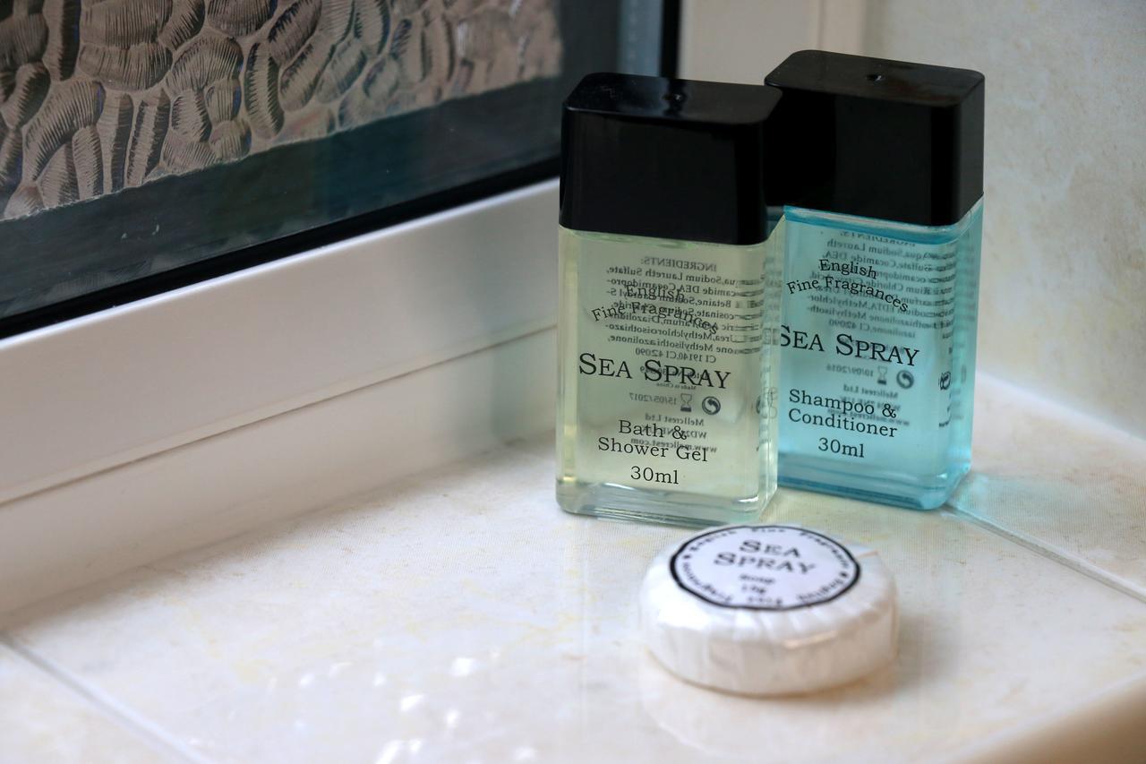 Single Room with Shower,499445556:JPEG