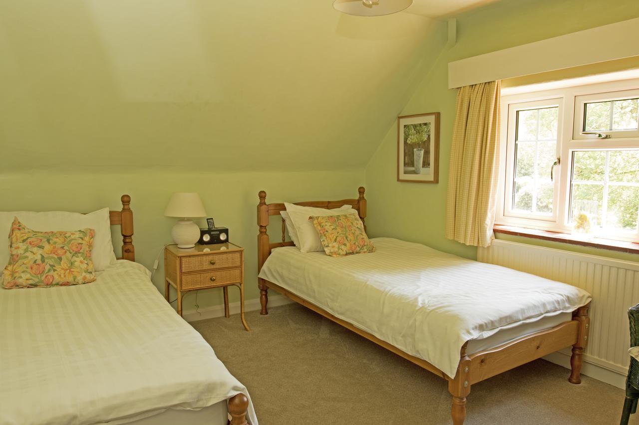 Chambre Lits Jumeaux avec Salle de Bains Commune