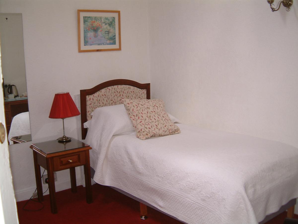Single Room,535777218:JPEG