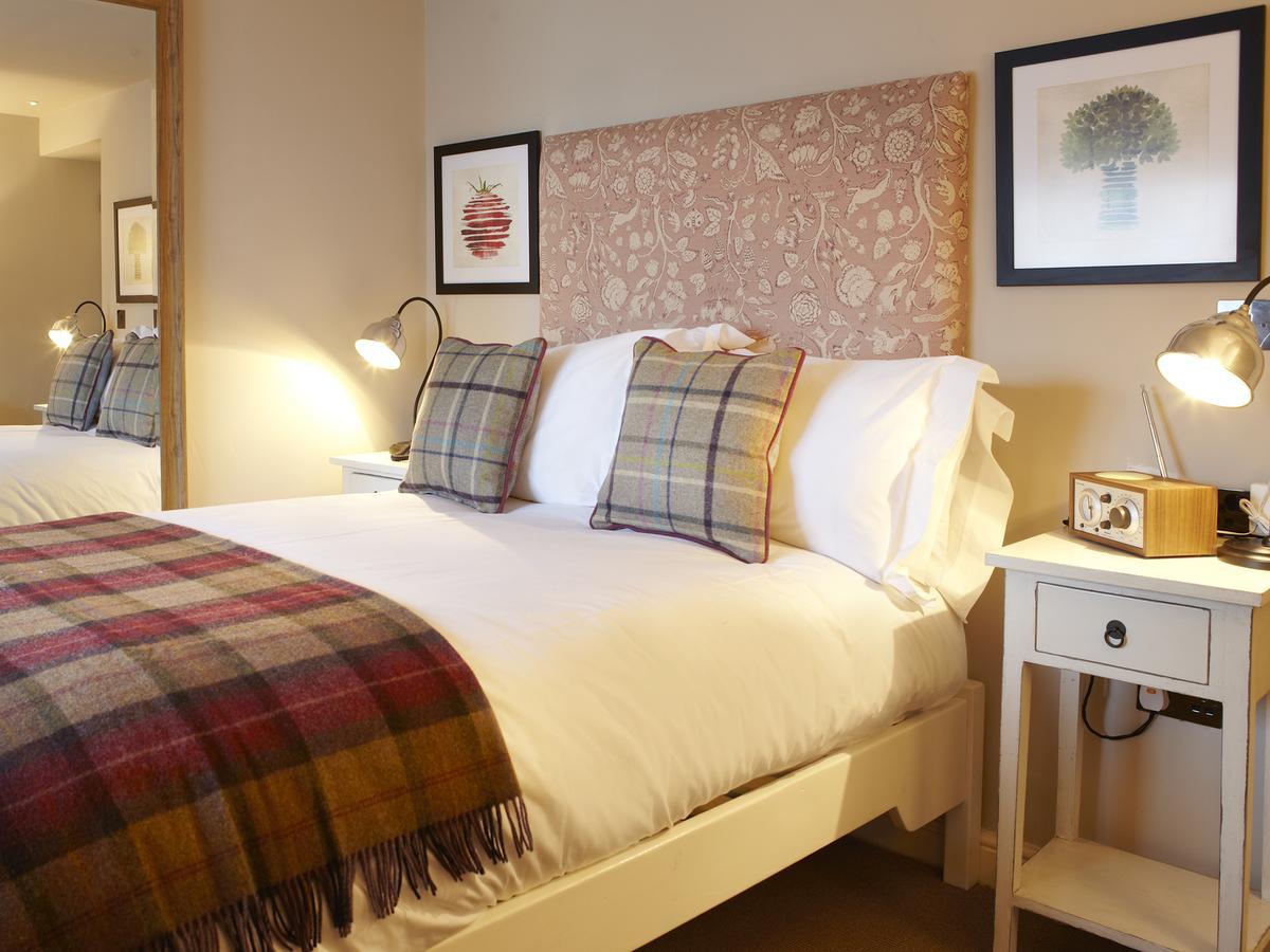 Standard Double Room (No pets allowed),710135113:JPEG