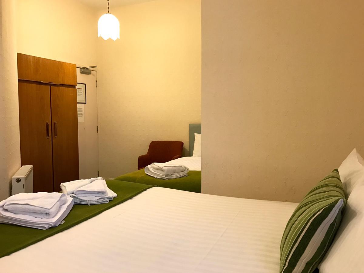 Family Room,535957680:JPEG