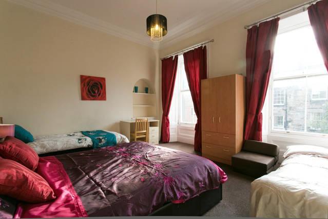 Chambre Quadruple avec Salle de Bains Commune