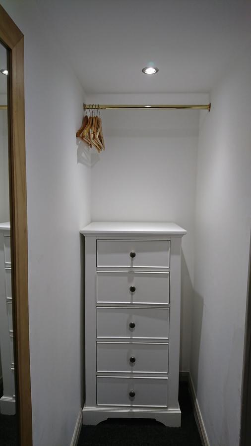 Single Room,560466057:JPEG