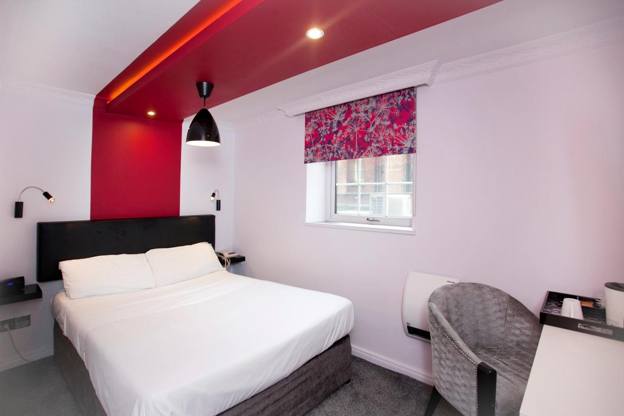 Small Double Room - Non-Smoking,1008256861:JPEG