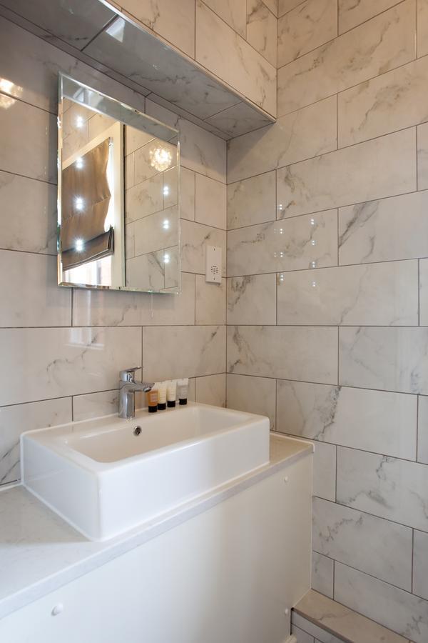 Small Double Room,736562899:JPEG