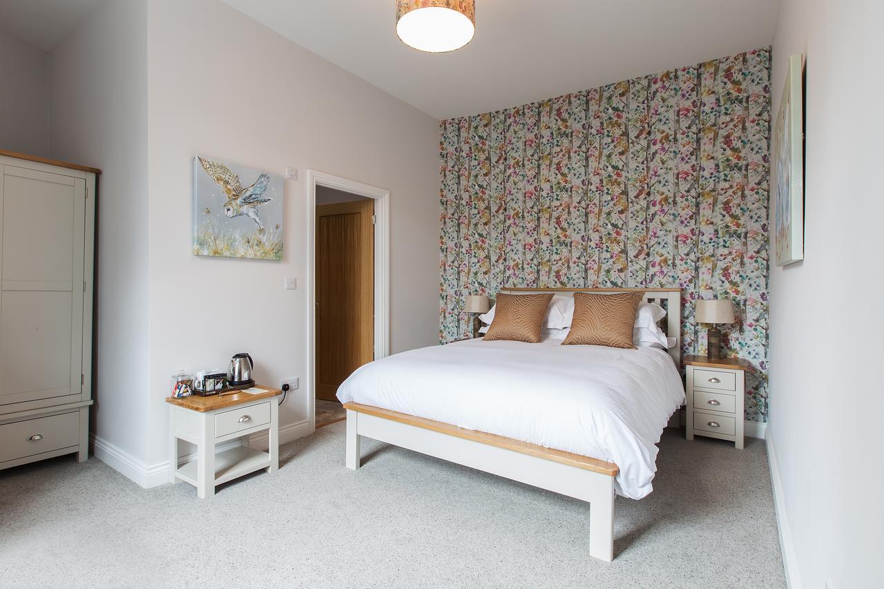 Deluxe Double Room (2 Adults + 1 Child)