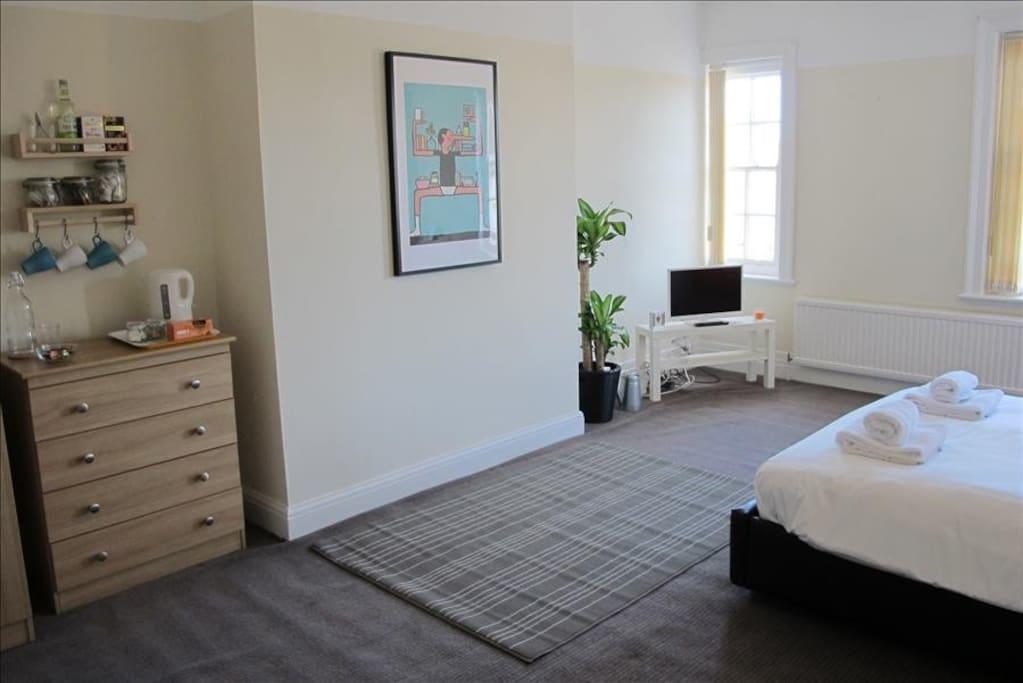 Economy Quadruple Room with Shared Bathroom,614152705:JPEG