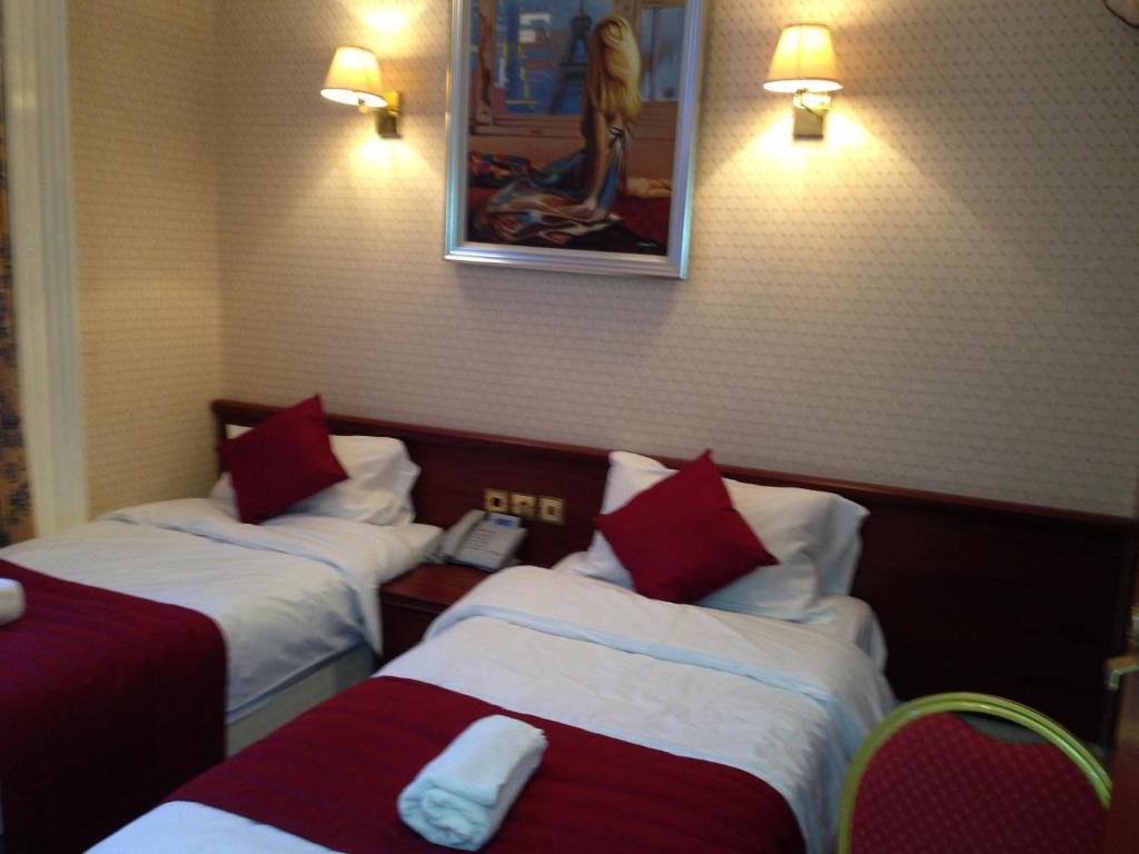Quarto com 2 Camas de Solteiro