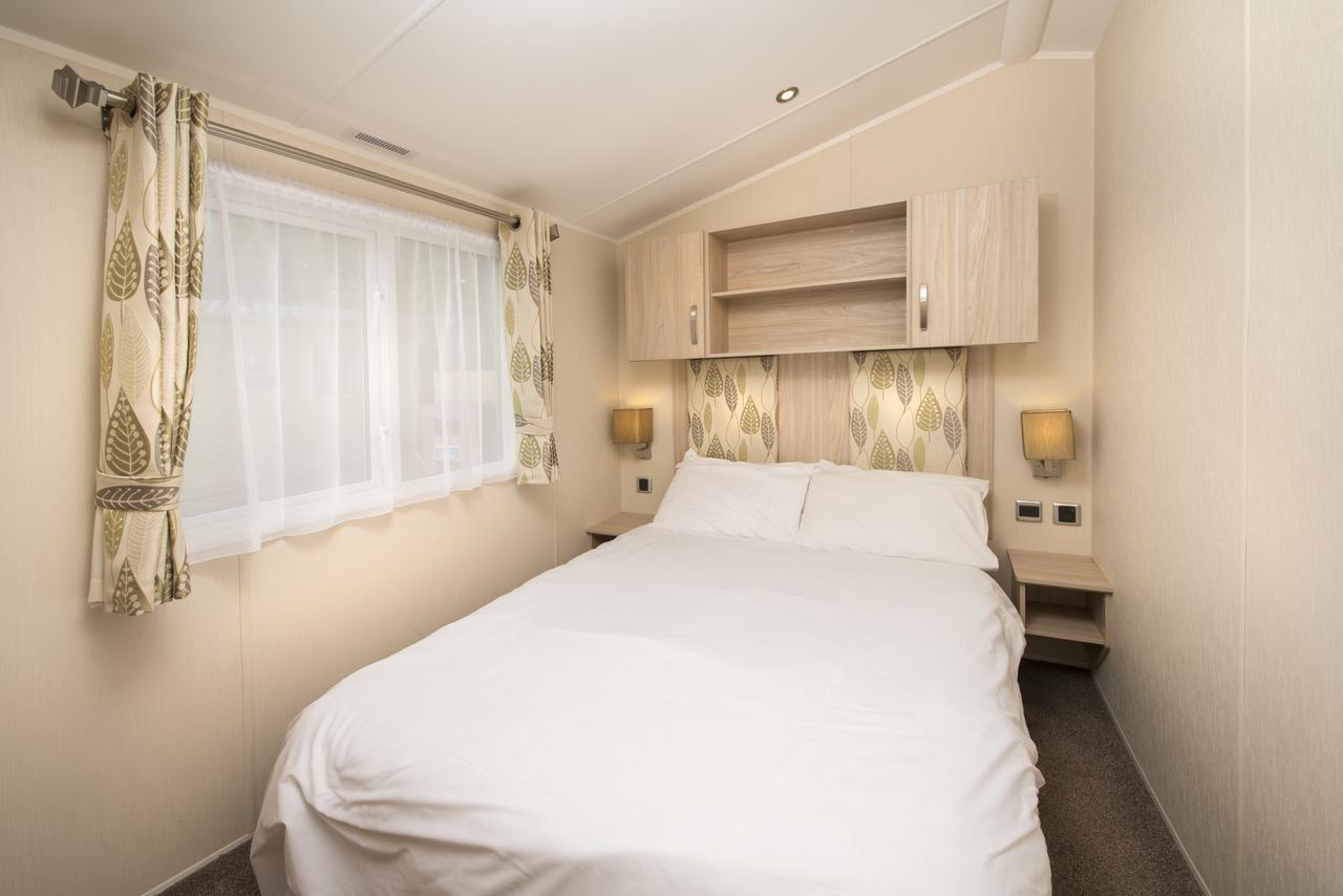 2 Bedroom Bronze Caravan,1636791654:JPEG