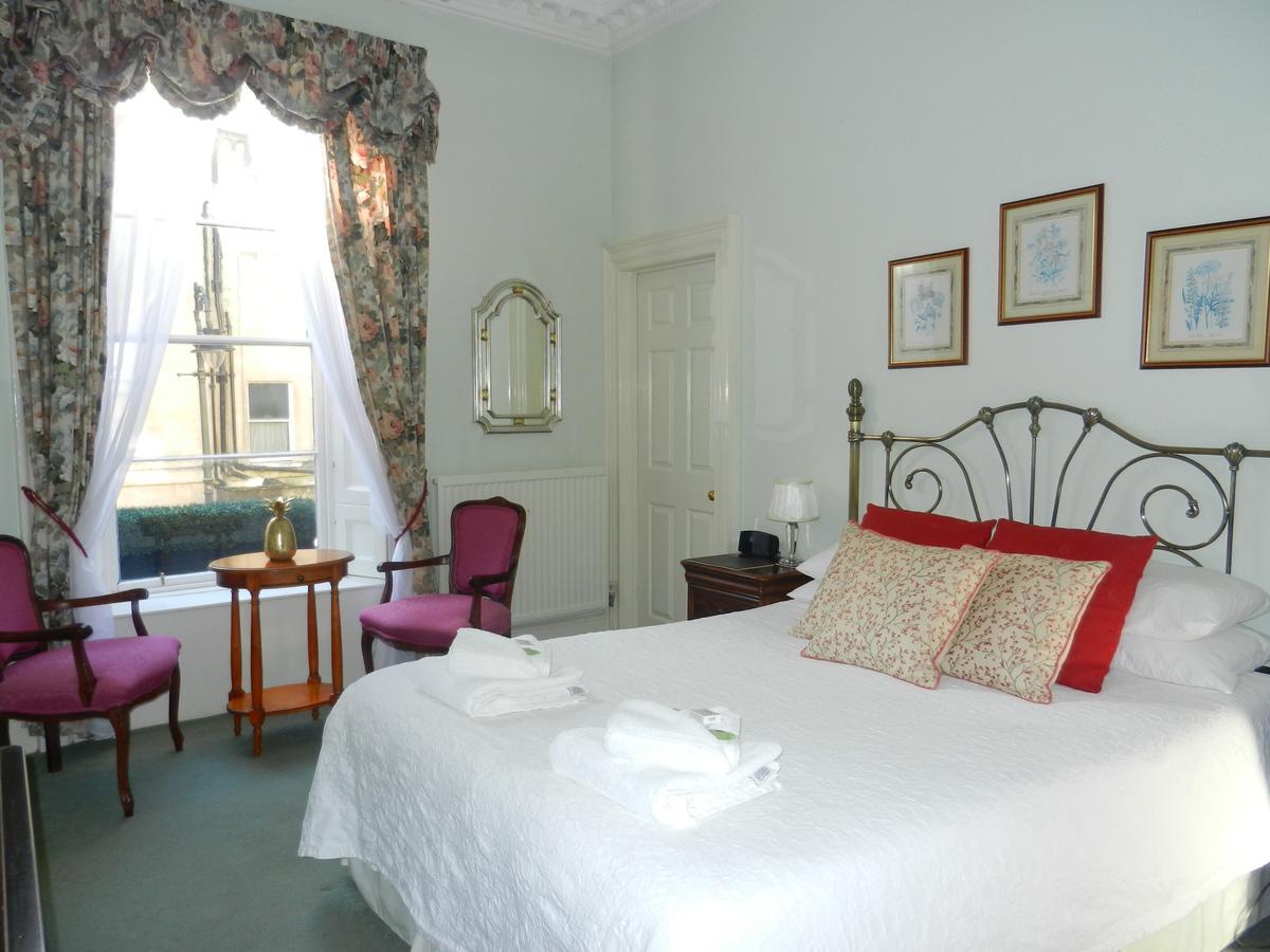 Kamer met Kingsize Bed en Bad
