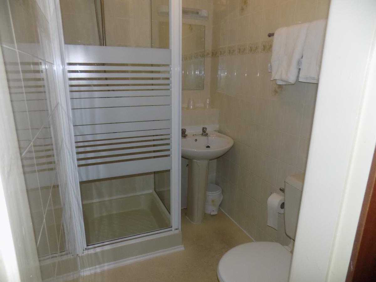 Basic Triple Room