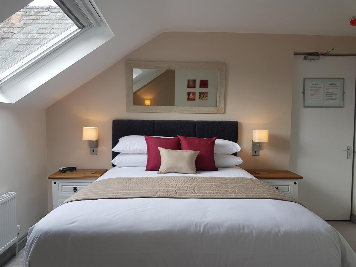 Deluxe King Suite
