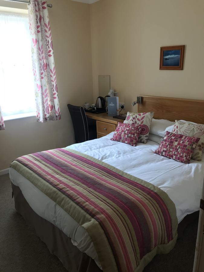Basic Small Double Room,257522661:JPEG