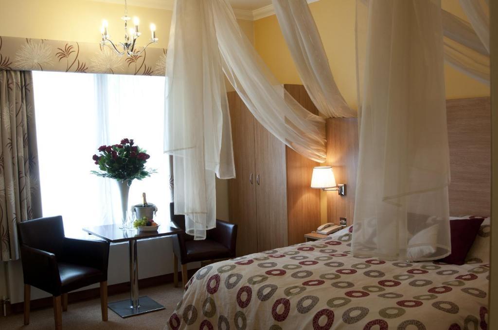 Queen Room with Spa Bath,1224247588:JPEG