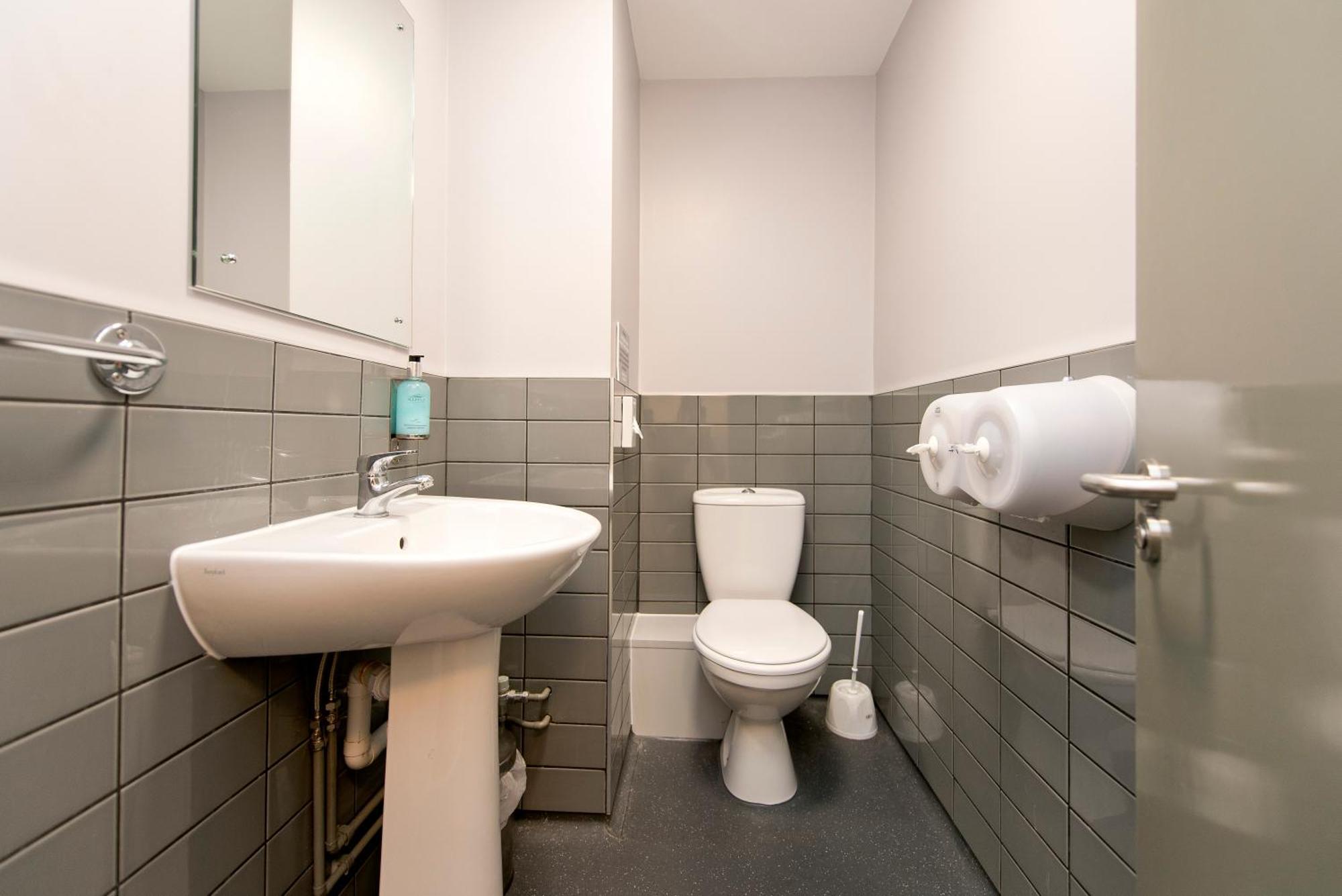 4 Bed Double Private Room Shared Bathroom
